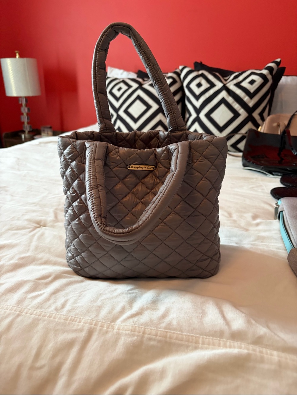 Do everything in love Quilted puffer Tote in grey